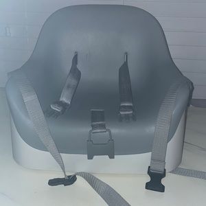 Tot nest booster seat